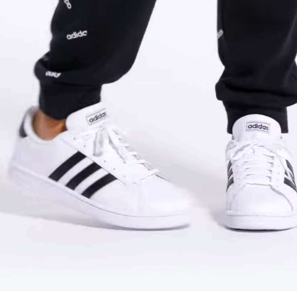 SOLD Adidas🔹 Iconic Grand Court Trainers - Sz 8.5
